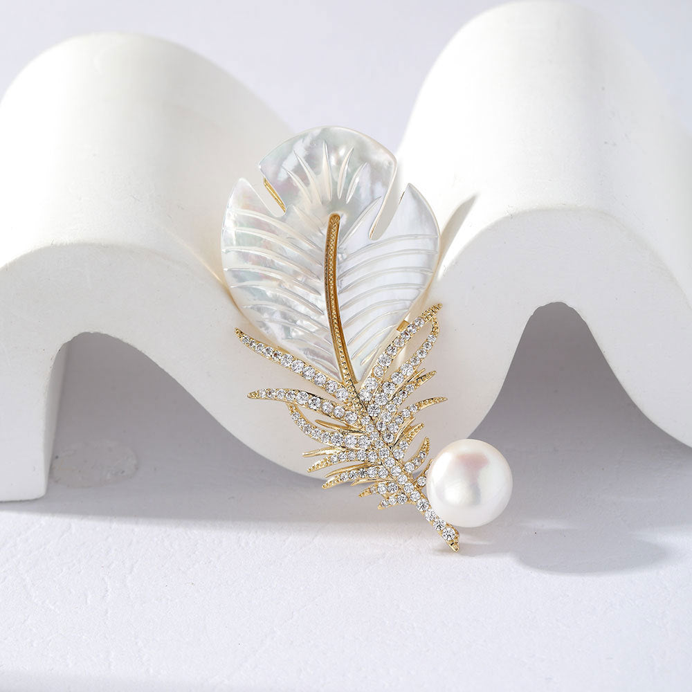 Luxury Seashell Natural Freshwater Pearl Brooch