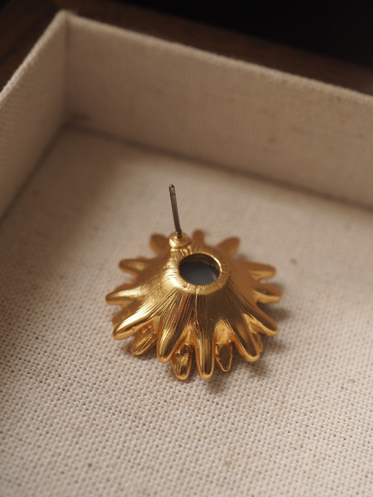 Sunflower Vintage Distressed Gold Plated Clip/Stud Earrings