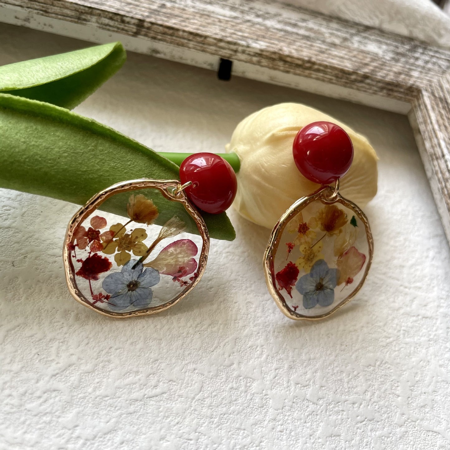 Vintage Dried Flower Plant Epoxy Earrings