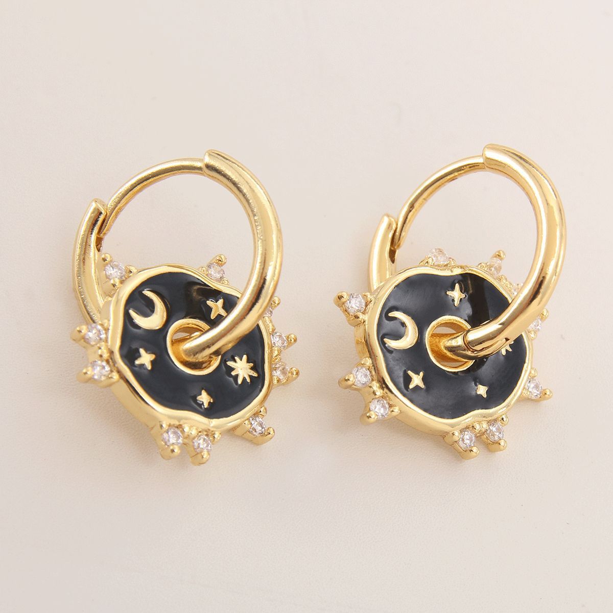 Moon Vintage Openable Earrings