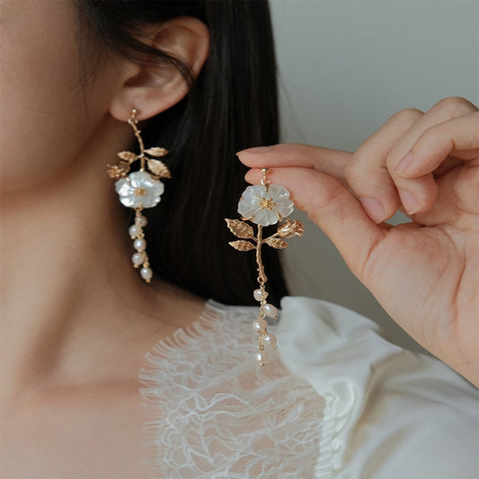 Handmade Retro Palace Natural Fritillaria Pearl Stud Earrings